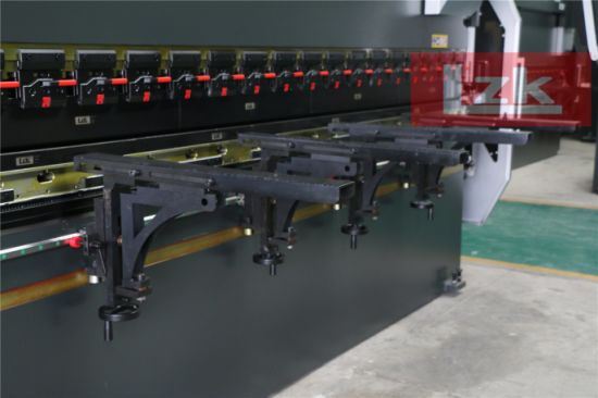 200-tonowa hydrauliczna maszyna do składania blach CNC